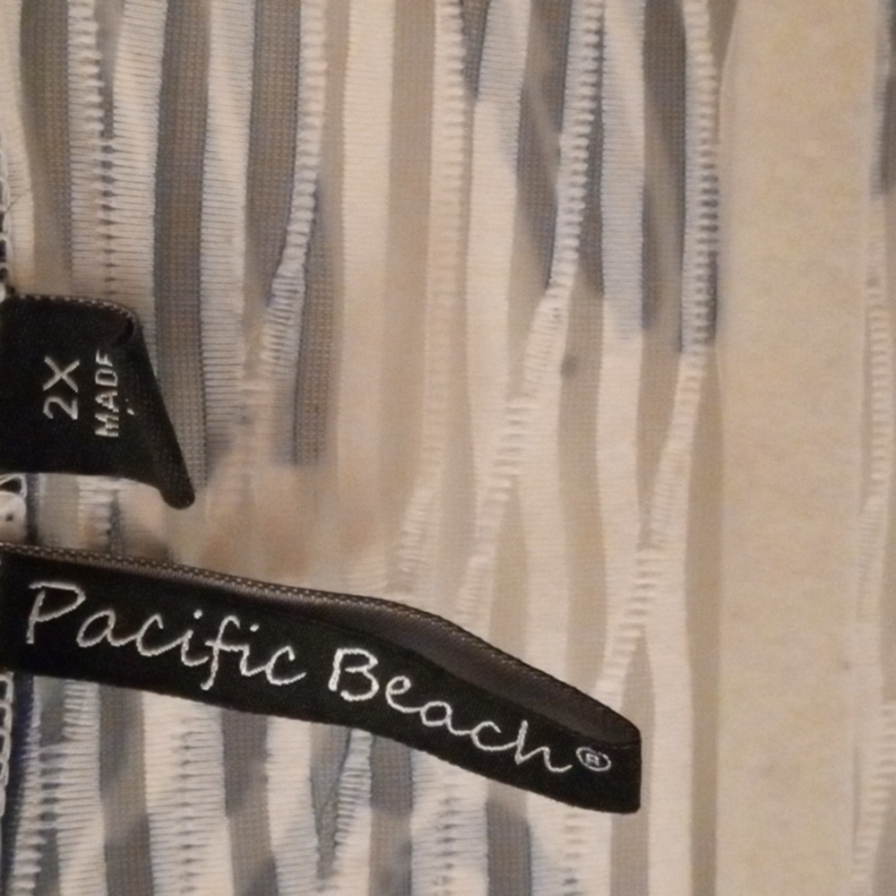 Pacific Beach cover up - Picture 2 of 3